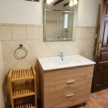 Casona Asturiana La Llosa 펜션