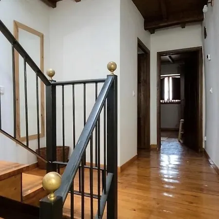Casona Asturiana La Llosa * Pelugano